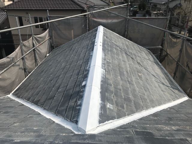 多治見市高田町で屋根塗装、大事な下塗り塗装を行いました