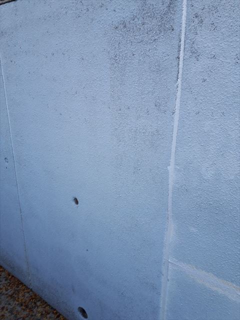 恵那市大井町で車庫の広いブロック塀の下塗り塗装を行いました