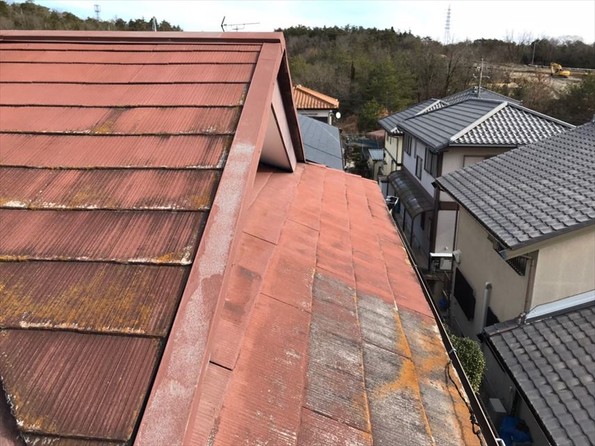瑞浪市、屋根の塗膜の剥がれ