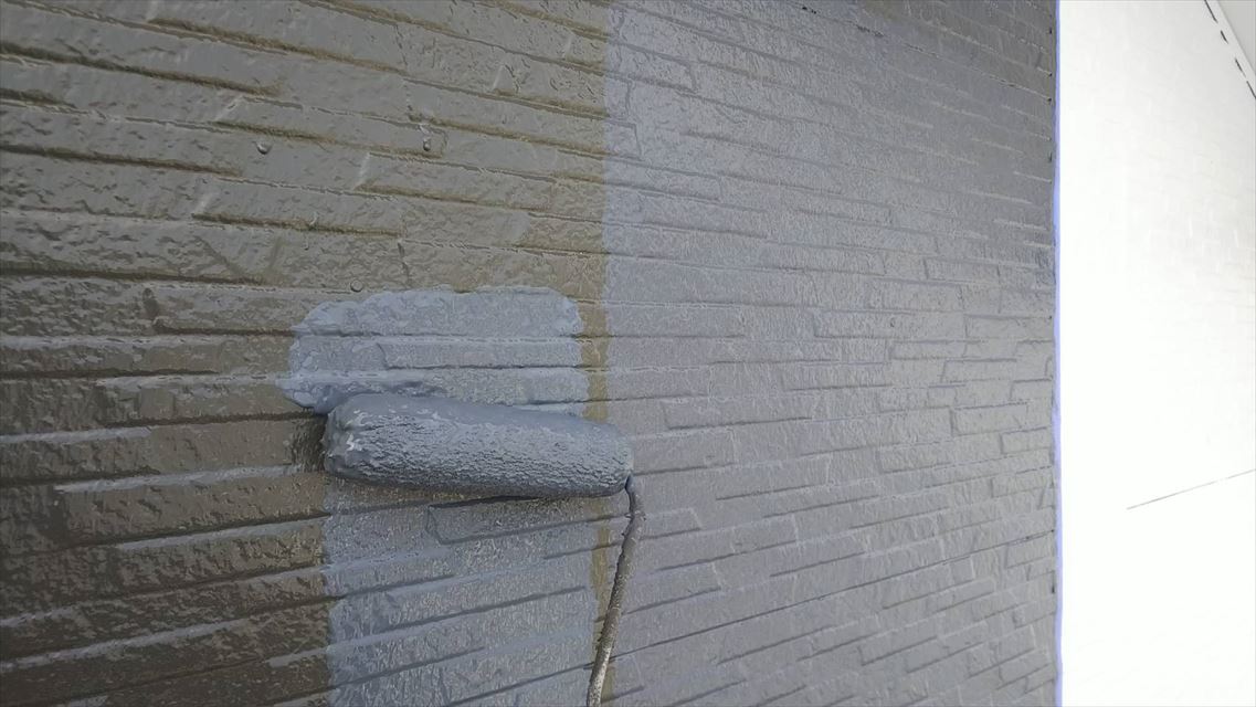 土岐市下石町で外壁を２トーンに塗り替えていきました。