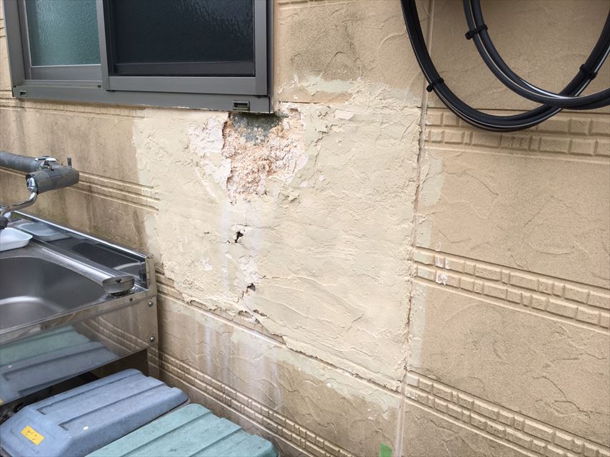 恵那市岩村町で外壁ボードの劣化を確認しました