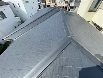 屋根材にコロニアルグラッサを使用したスレート屋根