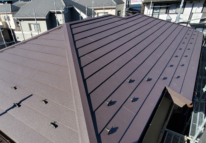 スーパーガルテクトを使用した屋根葺き替え工事の完了