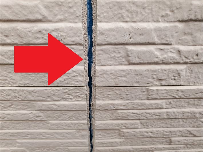 千葉市稲毛区宮野木町にてシーリングが劣化したサイディング外壁調査