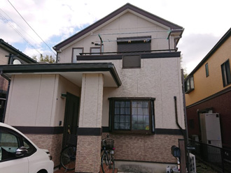 外壁塗装と屋根カバー工法を検討している邸宅