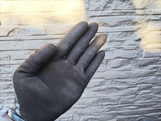 千葉市若葉区原町にてサイディング外壁の調査を行い塗膜の剥がれとチョーキング現象を確認！