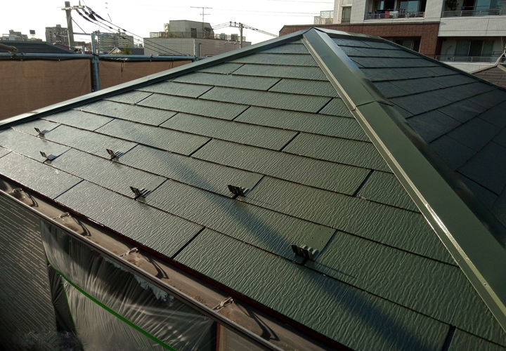 四街道市大日でサーモアイ4Fのクールボローニャグリーンを使用した屋根塗装で落ち着いた印象に！