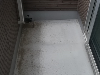 鎌ケ谷市南初富にて、高耐久のウレアックスHGでFRP防水のトップコート塗り替えを行いました
