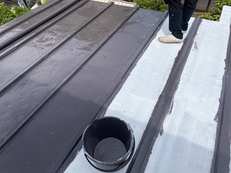 千葉市中央区都町にて金属屋根をサーモアイＳｉを使用した屋根塗装工事