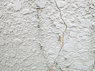 夷隅郡御宿町新町にて外壁塗装工事の調査、塗膜が劣化しクラックが多数発生したモルタル外壁にエラストコートによる塗装工事をおすすめ