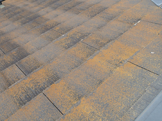山武郡横芝光町にて屋根塗装工事前の点検調査、塗膜劣化したスレートにサーモアイSiによる塗装工事をご提案