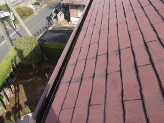 茂原市木崎にてスレート屋根のヒビ割れと気泡、補修を行い屋根塗装工事