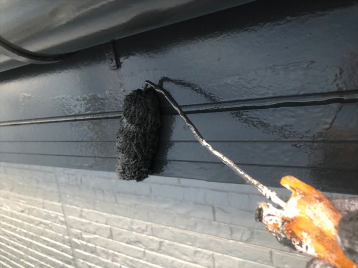 市川市湊新田で外壁塗装工事（費用は税込657,800円～）を施工中、付帯部の塗装について
