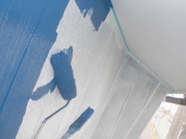春日井市西高山町で外壁中塗り塗装