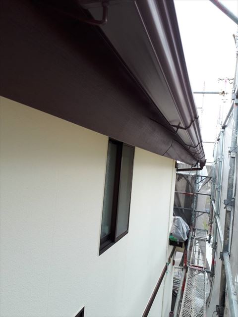 春日井市松新町で、外壁塗装のすべての工事が完了しました。