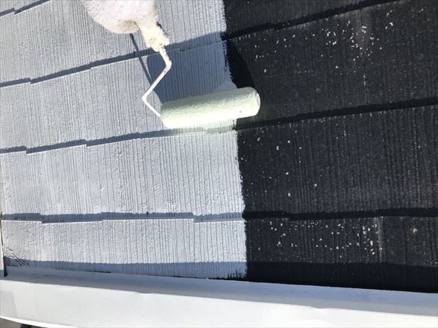 春日井市石尾台で、サーモテックシーラーで屋根の下塗り塗装です