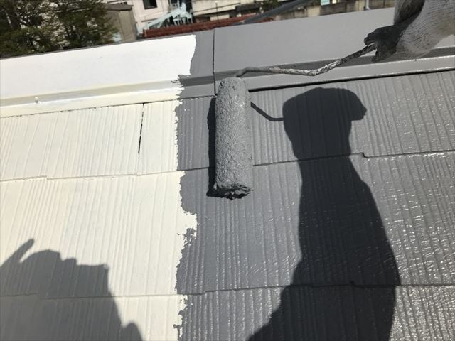 春日井市石尾台で断熱塗料ガイナで屋根の上塗り塗装が完了です。