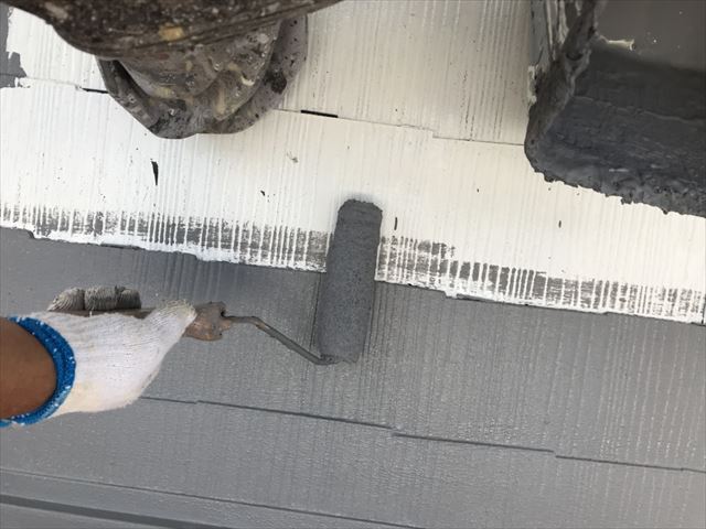 春日井市石尾台で、断熱塗料ガイナで下屋根の塗装を施工です。