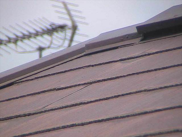 土浦市現場！築22年の住宅の現場調査！コロニアル屋根の表面が傷んでいます！