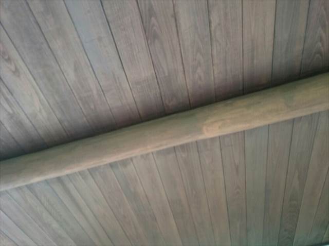 土浦市、高機能木材保護塗料を使用し下屋根と縁側を塗り替え！