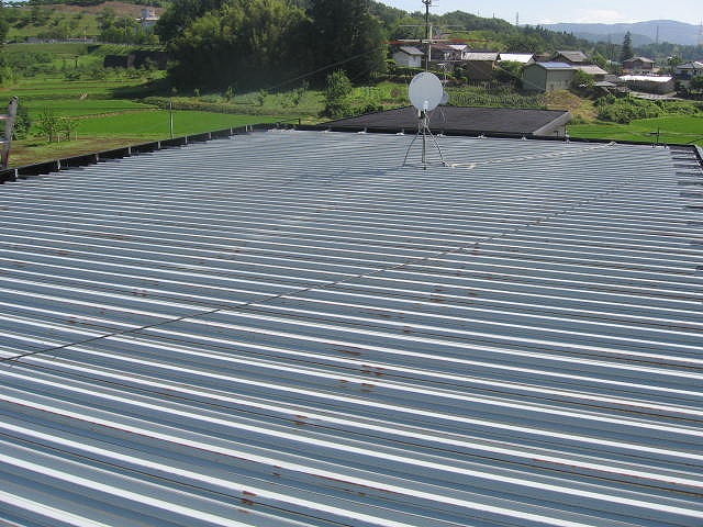 福島市内のアパートオーナ様からご依頼を頂きガルバリウム鋼板折半屋根の調査（無料）をしました