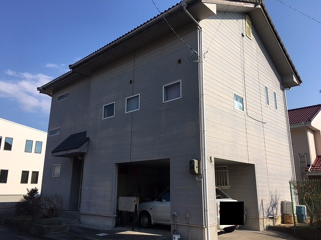 桑折町の住宅セメント瓦屋根・窯業系サイディング外壁塗装用足場組立です
