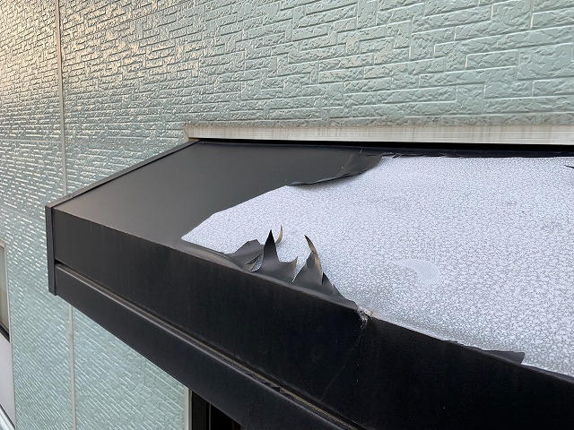 福島市上鳥渡しのぶ台のお客様宅へ屋根の塗膜が剥がれた調査に