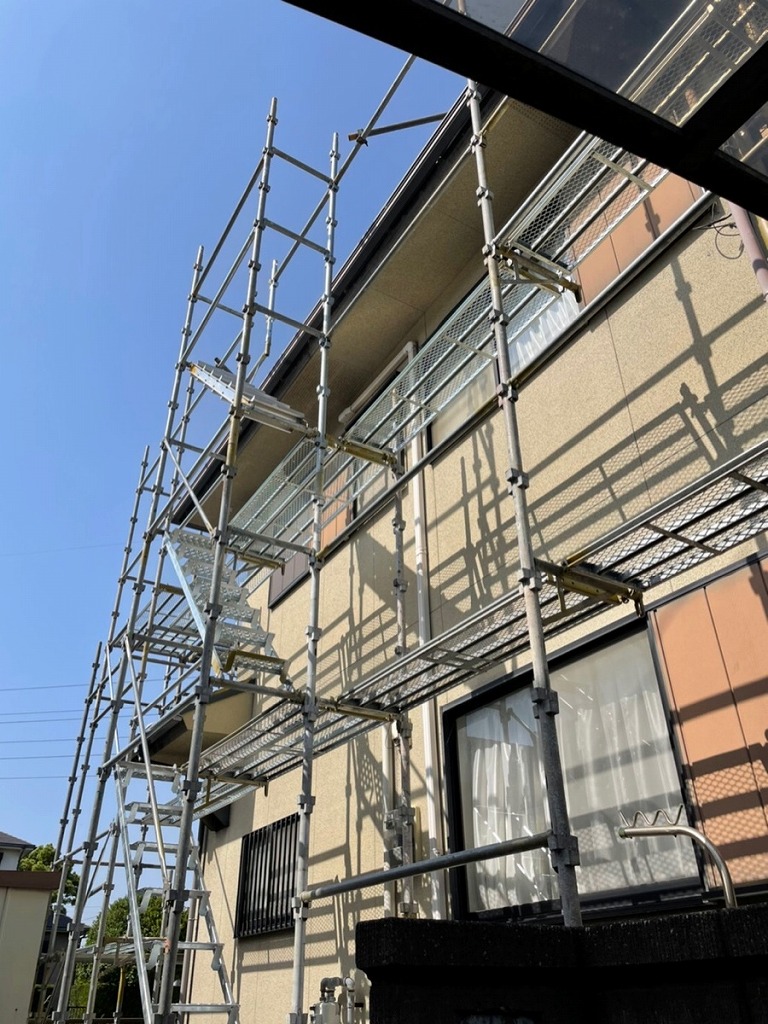福岡市東区で戸建ての屋根塗装開始しました【足場編】