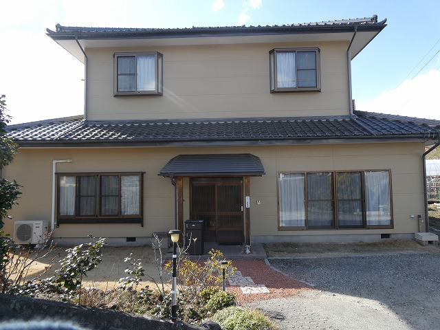 飯田市：優れた耐久性や低汚染性を発揮する塗料で塗装工事を行ったALC外壁の住宅