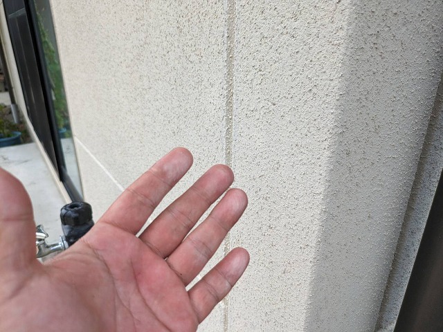 伊那市：ALC外壁の吹き付け塗装にチョーキング現象