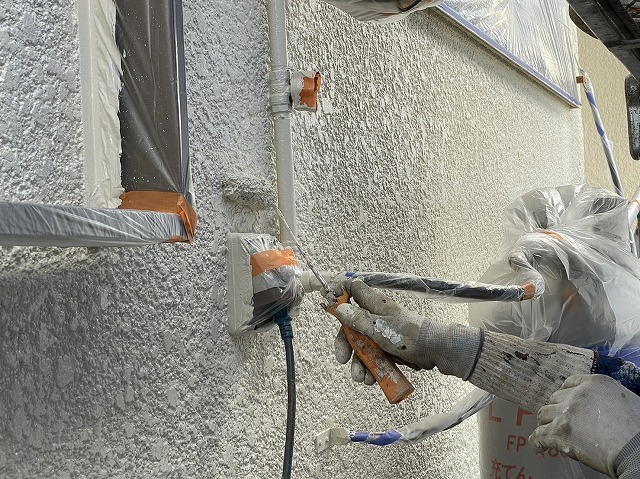 上伊那郡箕輪町：リファインMF-IRを使ってモルタル外壁に仕上げ塗装