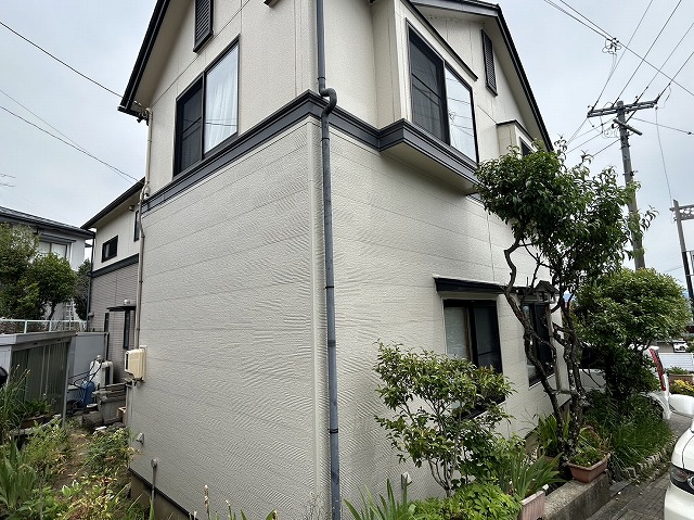 飯田市で外壁リフォーム、棟板金の修復とサイデイングのカバー工法後の仕上がり