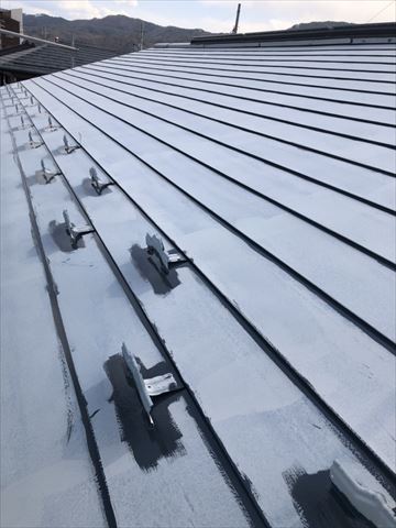 ガルバリウム鋼板屋根シリコン塗装