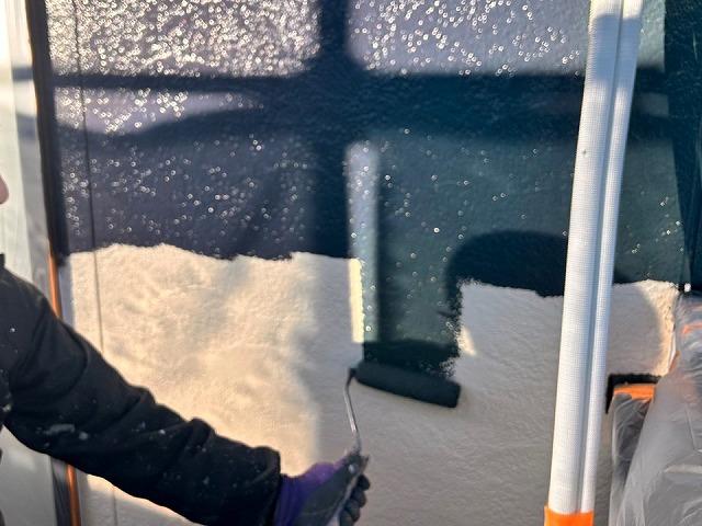 飯田市：リファイン1000MF-IRで外壁サイディングに中塗り施工