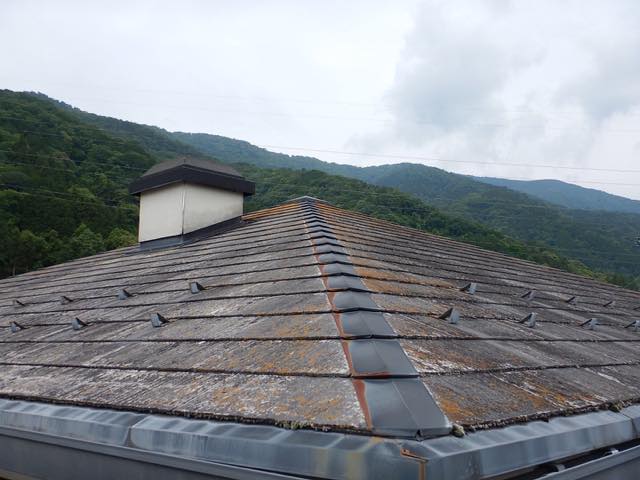 施工前のスレート屋根