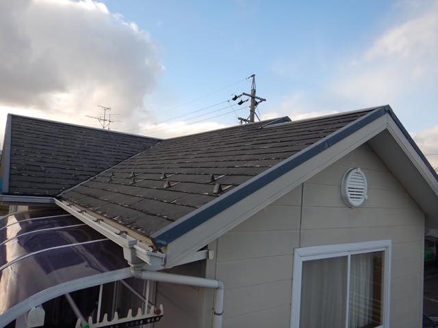 スレート屋根の塗膜ボロボロ