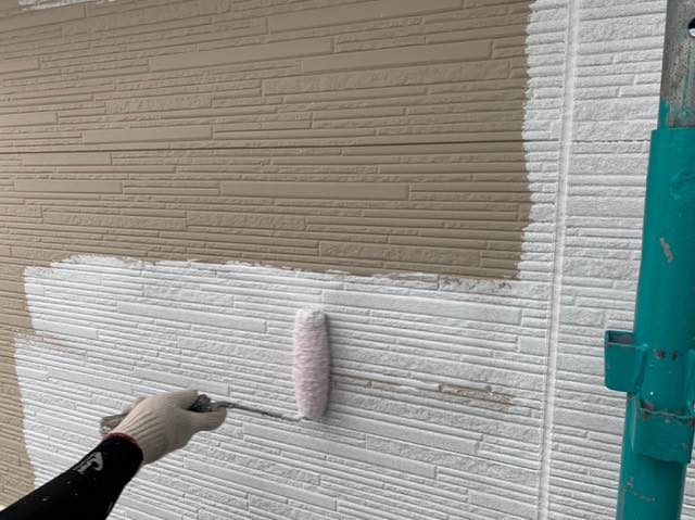 岐阜県羽島市でダイナミックフィラーを使ってサイディングの下塗り塗装
