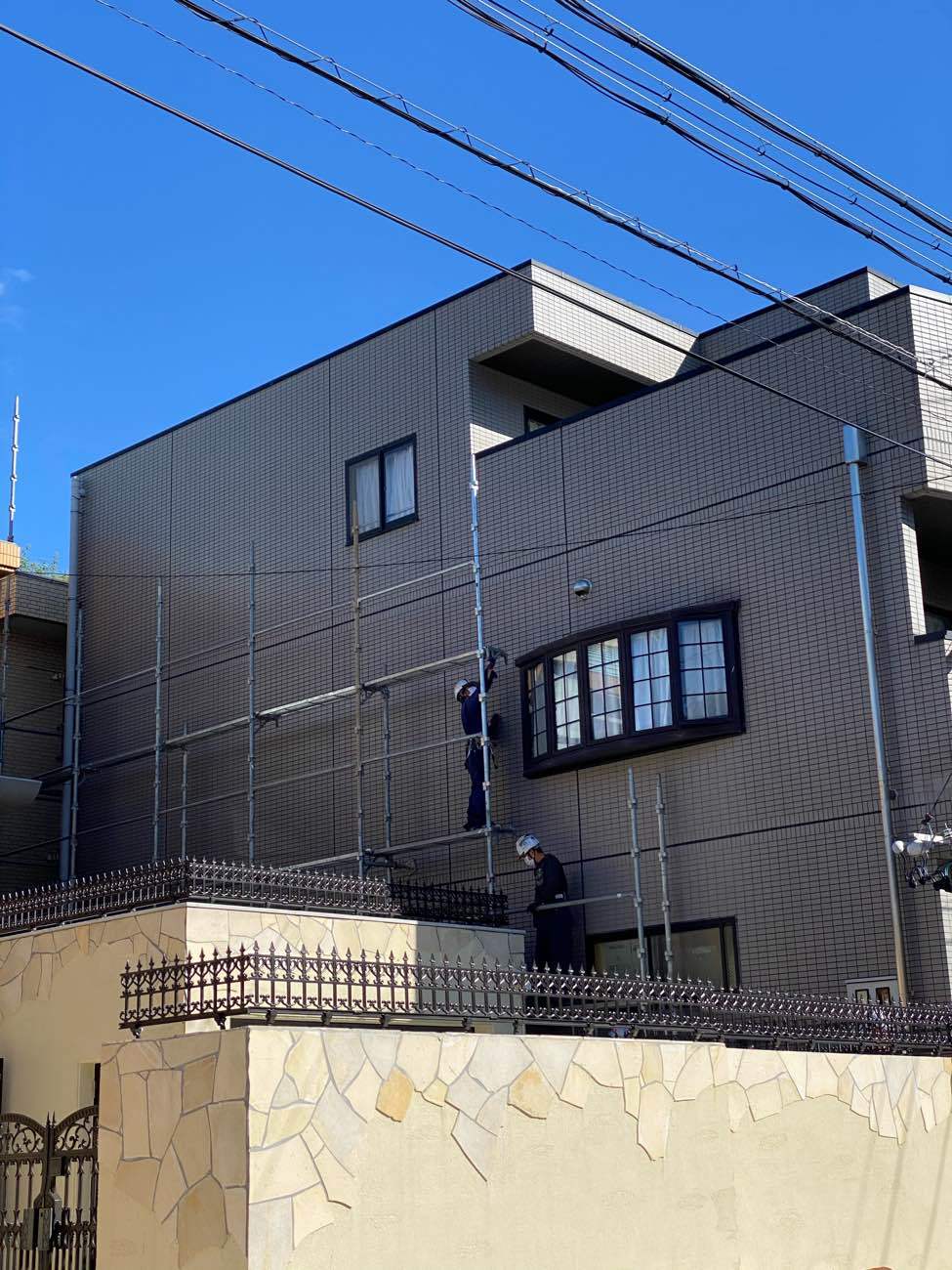 名古屋市天白区にて火災保険対応によるタイル補修、雨樋修理です