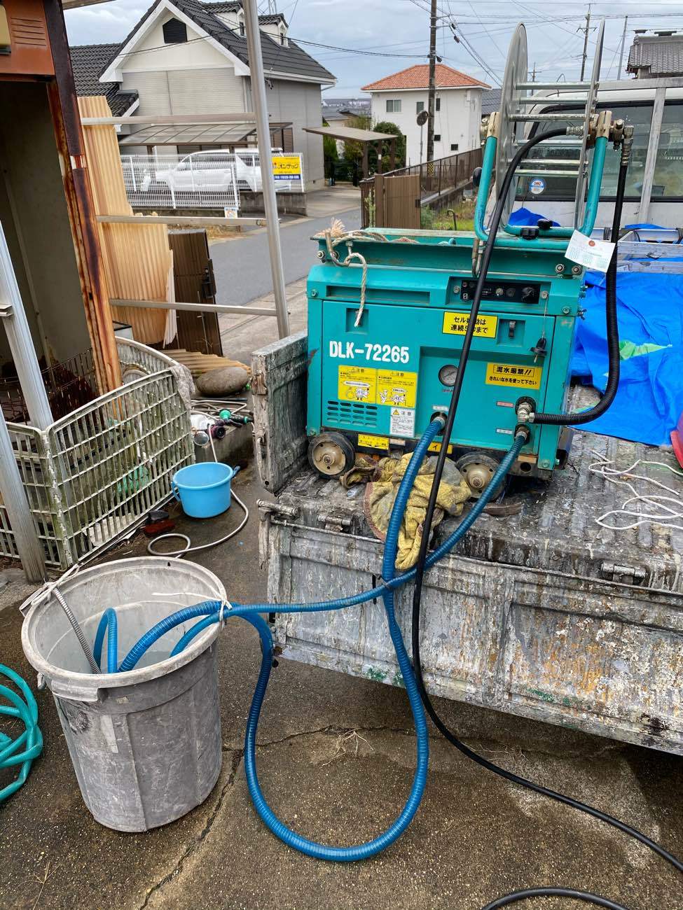 刈谷市東境町にてALCのお宅のバルコニーの高圧洗浄を行いました