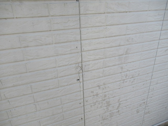 南アルプス市サイディング外壁破損ヒビ