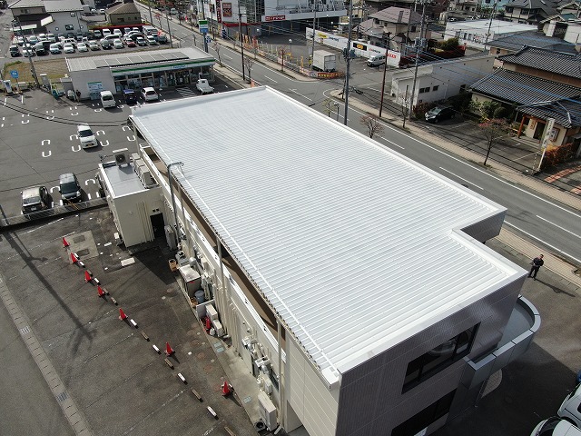 昭和町　屋根塗装完成の様子