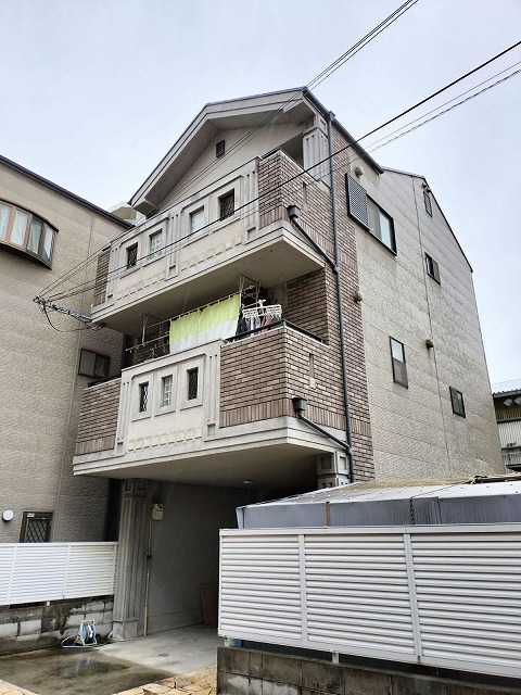 大阪市平野区にて外壁塗装・バルコニー防水工事のお見積りお問合せを頂き現地調査へ。