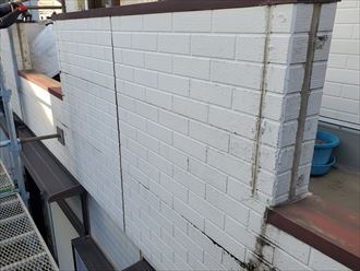 川崎市多摩区寺尾台にて下地の修繕から外壁張替工事を実施し、雨漏りによる腐食を改善