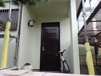 千葉県四街道市　外壁塗装　玄関部分の塗装
