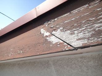 千葉県浦安市　外壁塗装　屋根塗装　点検　破風板の塗装の剥がれ