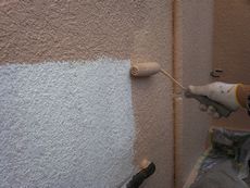 外壁塗装下塗り開始