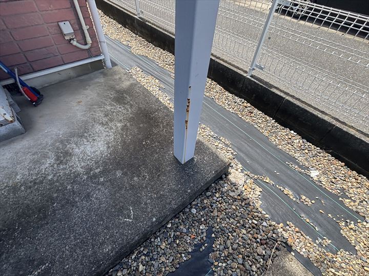柱の根元