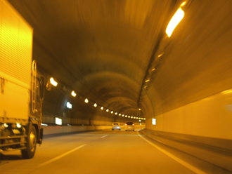 コンクリートのトンネル