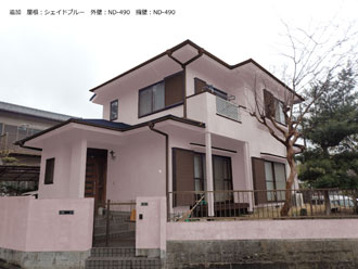 屋根:シェイドブルー 外壁:ND-490 擁壁:ND-490