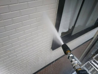 君津市｜足場代を考慮！雨樋補修だけではなく屋根外壁の塗替え工事も一緒に行います